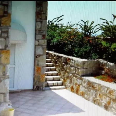 Сasa de vacaciones 2 Bedroom Amazing Garden And Pool In